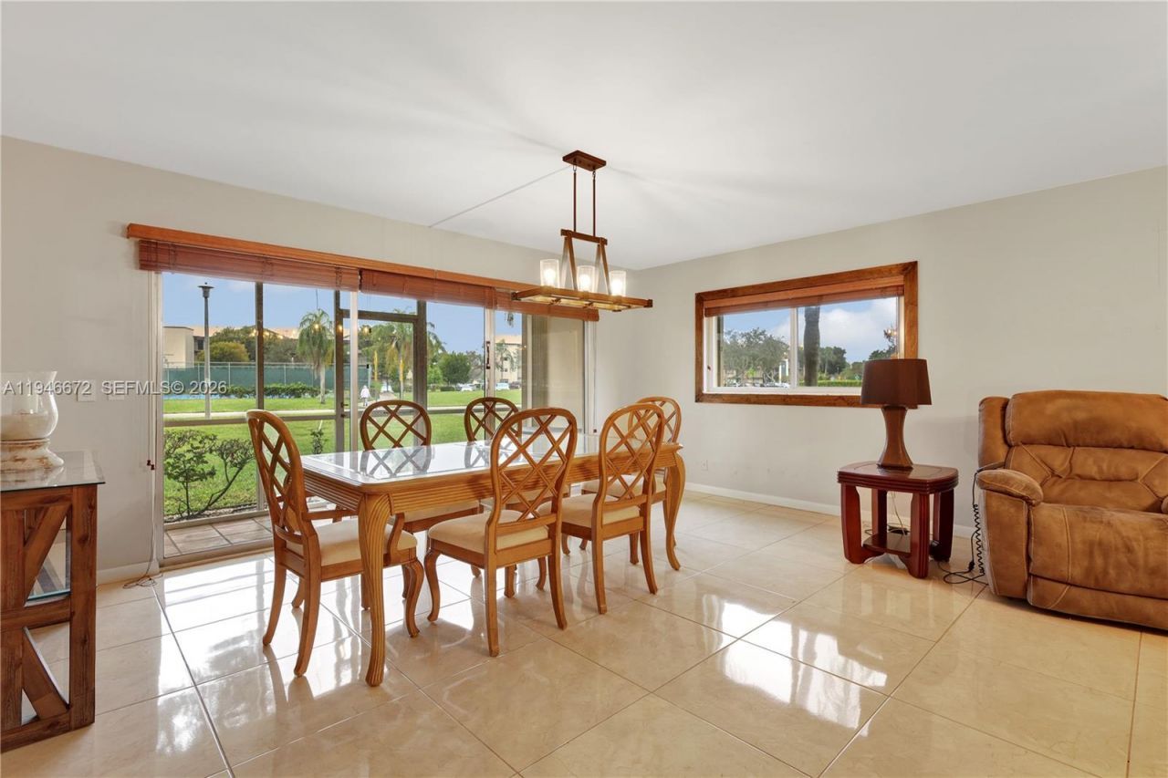 12850 SW 4th Ct, Unit 115I, Pembroke Pines, FL 33027 Photo