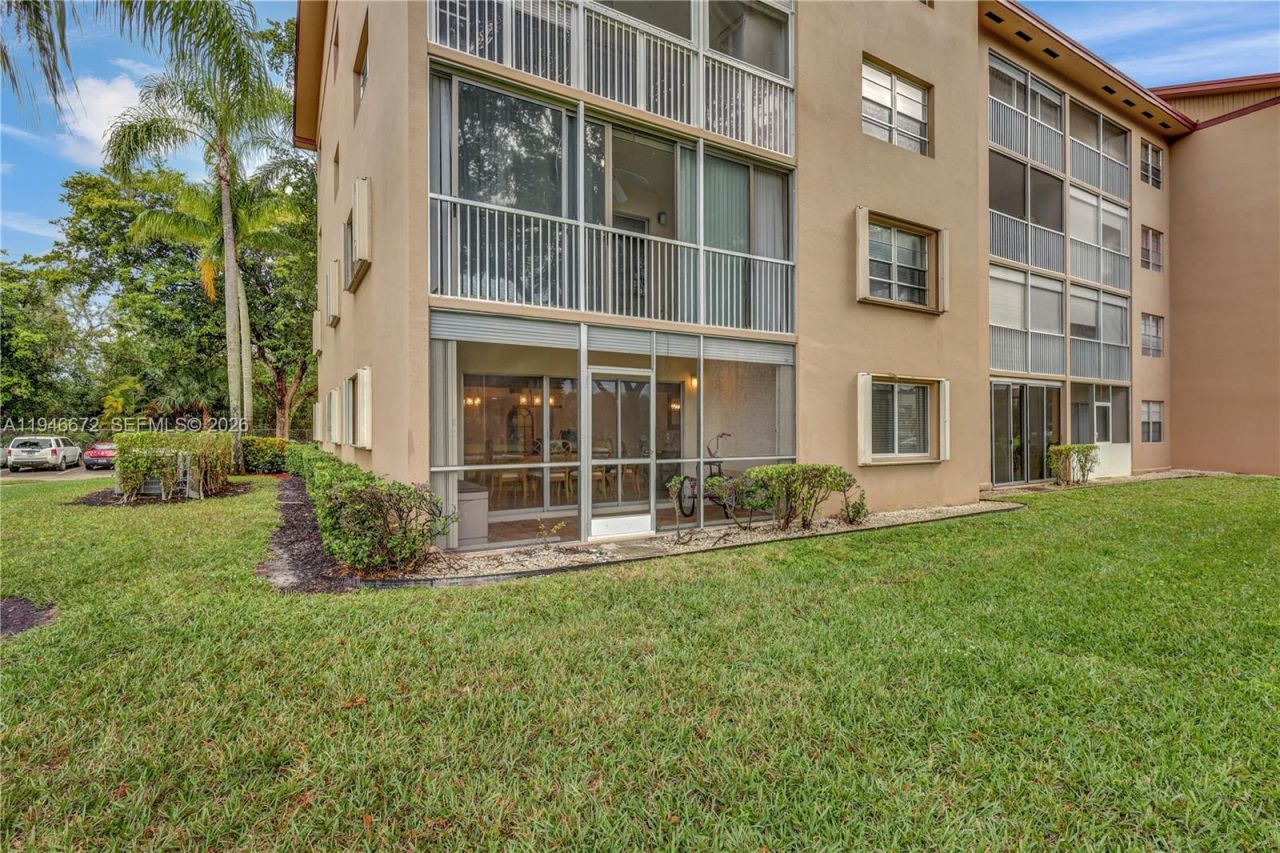 12850 SW 4th Ct, Unit 115I, Pembroke Pines, FL 33027 Photo