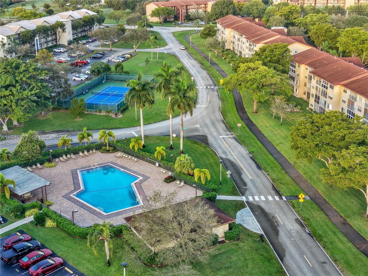 12850 SW 4th Ct, Unit 115I, Pembroke Pines, FL 33027 Photo