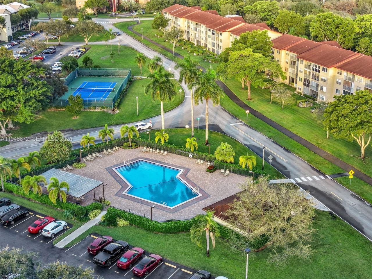 12850 SW 4th Ct, Unit 115I, Pembroke Pines, FL 33027 Photo