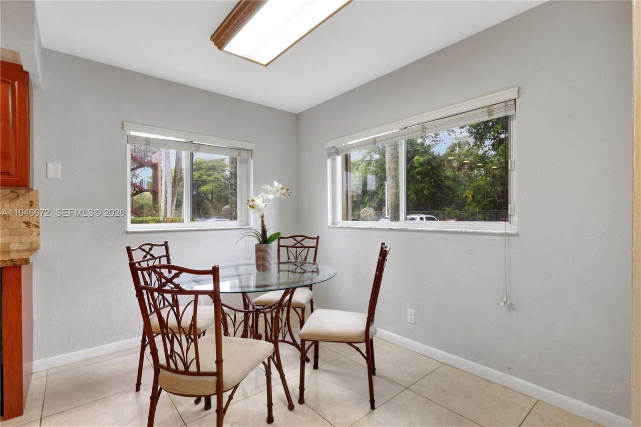 12850 SW 4th Ct, Unit 115I, Pembroke Pines, FL 33027 Photo