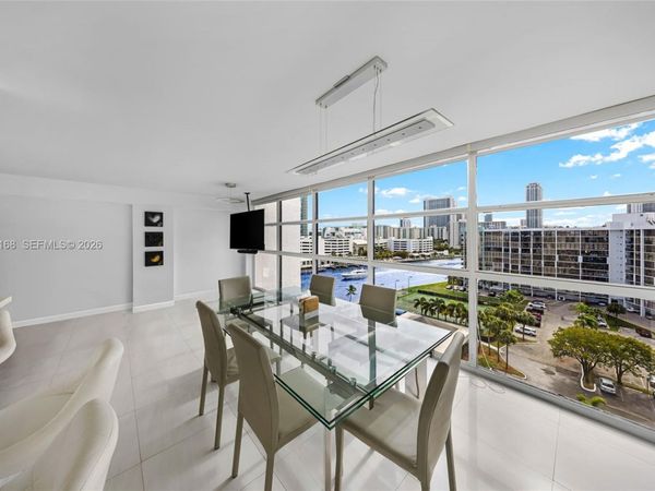 600 Parkview Dr, Unit 1114, Hallandale Beach, FL 33009