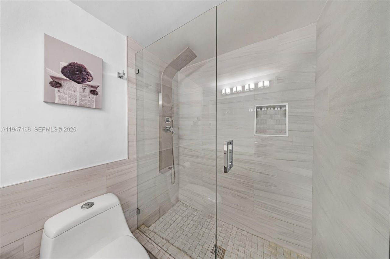 600 Parkview Dr, Unit 1114, Hallandale Beach, FL 33009 Photo