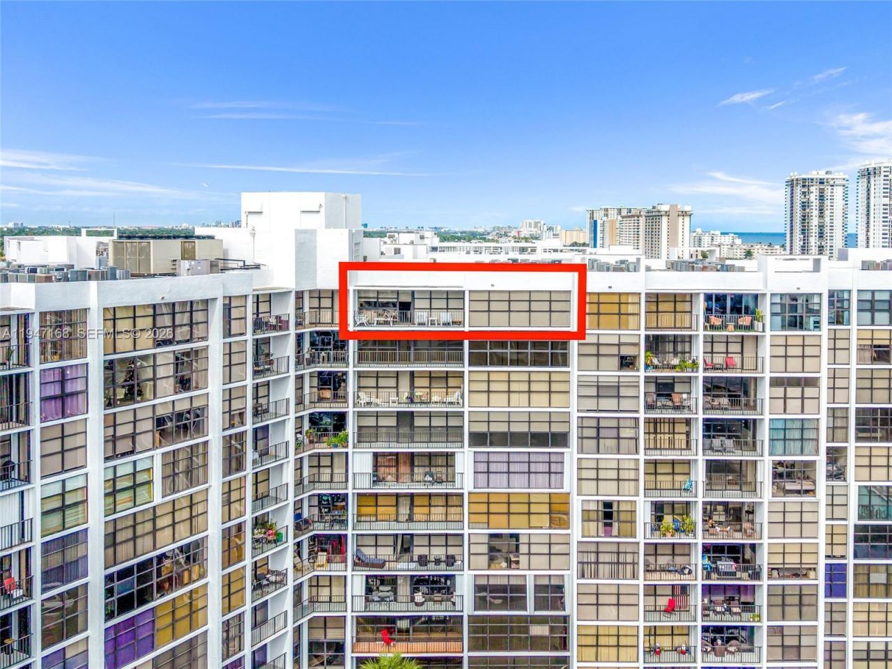 600 Parkview Dr, Unit 1114, Hallandale Beach, FL 33009 Photo