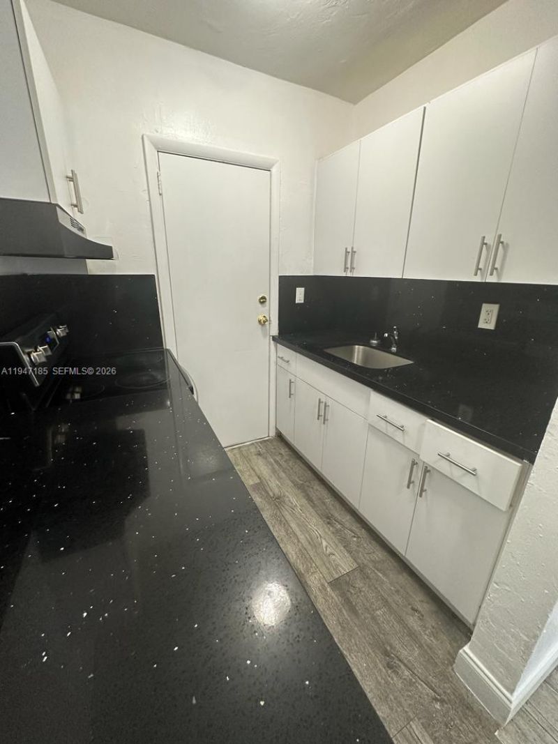 1545 NW 8th Ave , Unit 304, Miami, FL 33136 Photo