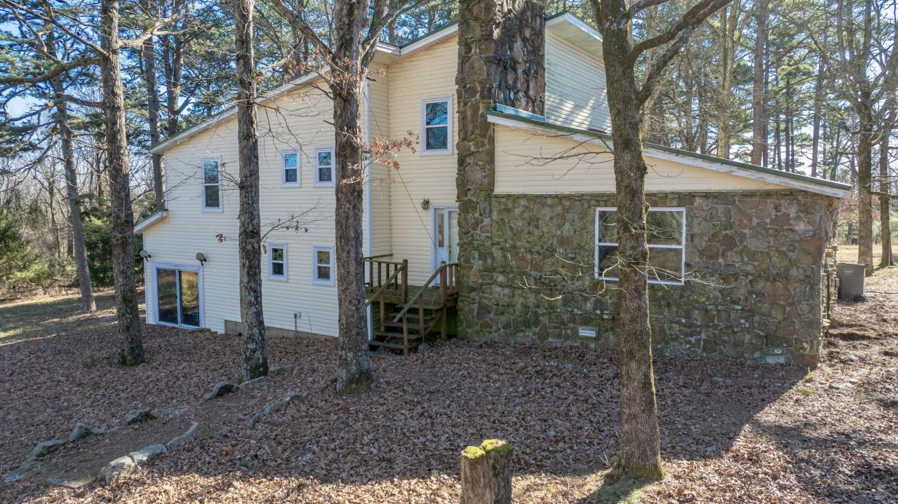 150 Bugger Hollar Lane, Batesville, AR 72501 Main Photo