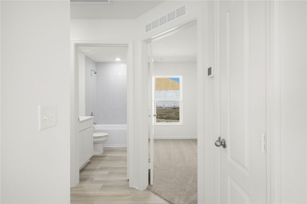 8436 100th Court , Vero Beach, FL 32967 Photo