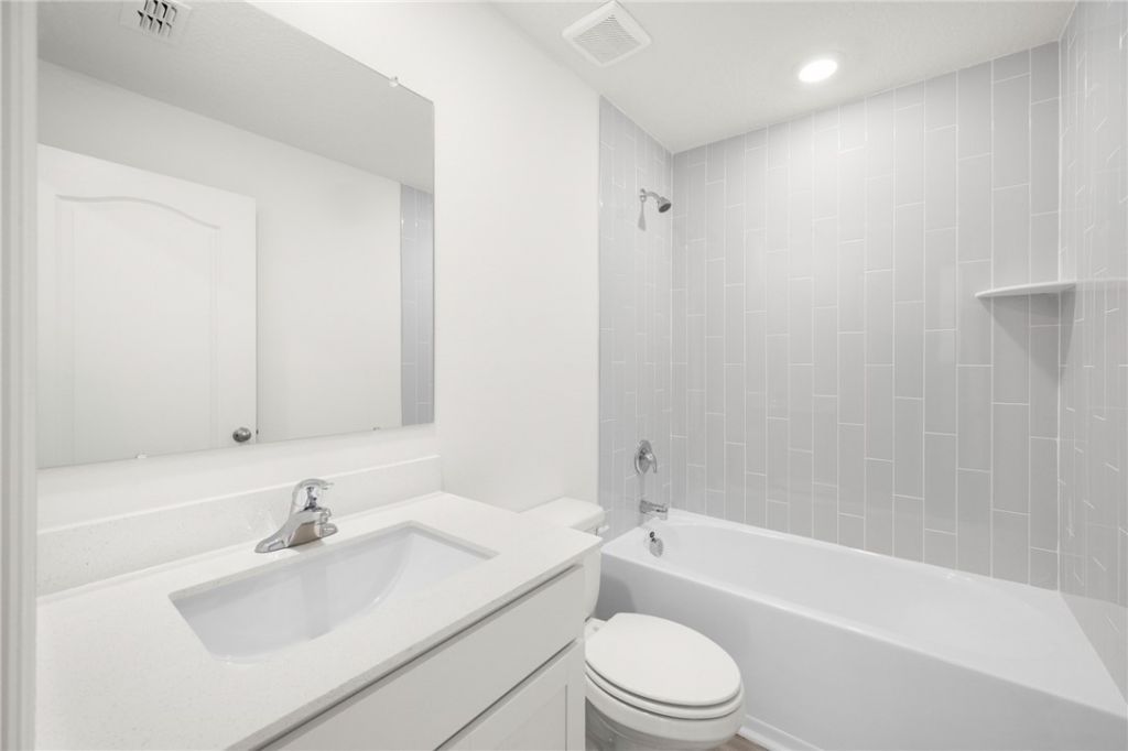 8436 100th Court , Vero Beach, FL 32967 Photo