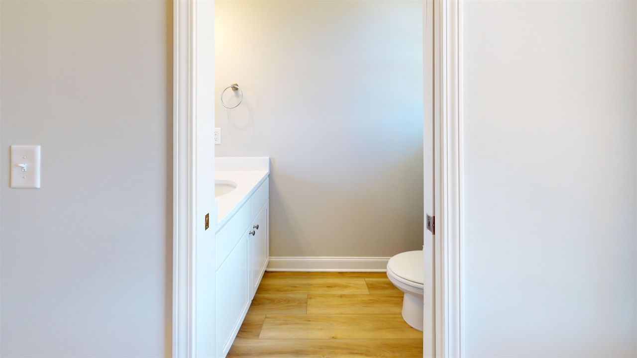 1032 Moen Loop Photo 5