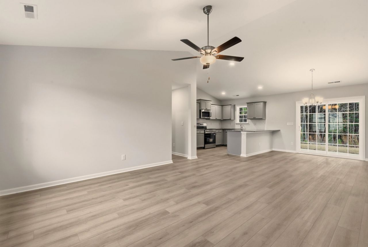 180 Gray Owl Dr. Photo 3