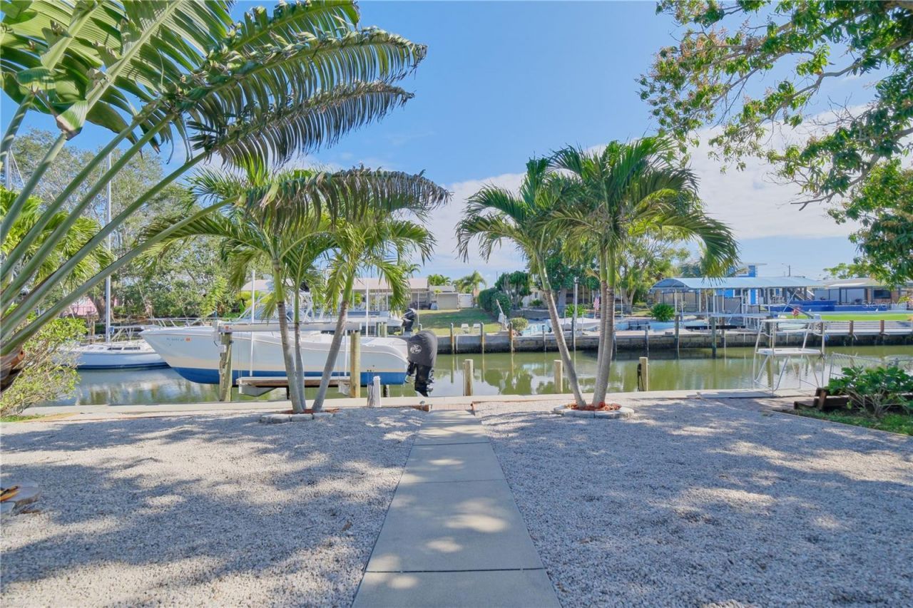 6811 Georgia Avenue, Bradenton, FL 34207 Photo