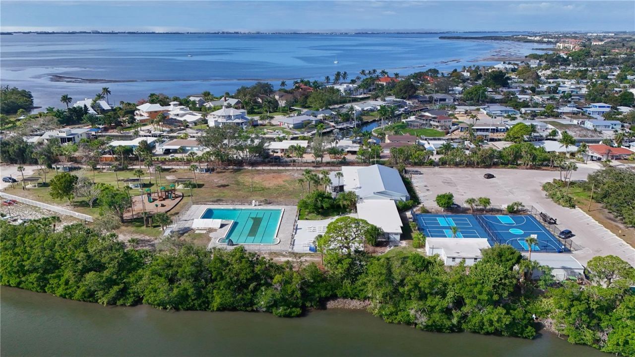 6811 Georgia Avenue, Bradenton, FL 34207 Photo