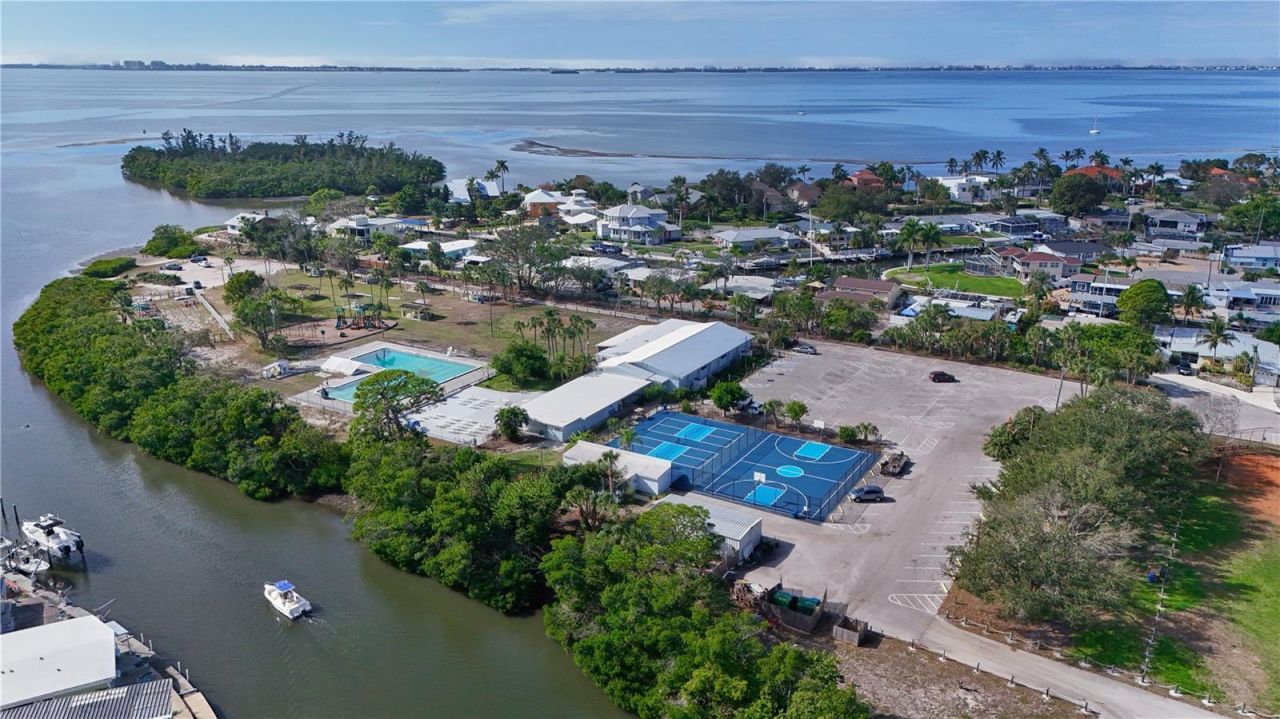 6811 Georgia Avenue, Bradenton, FL 34207 Photo