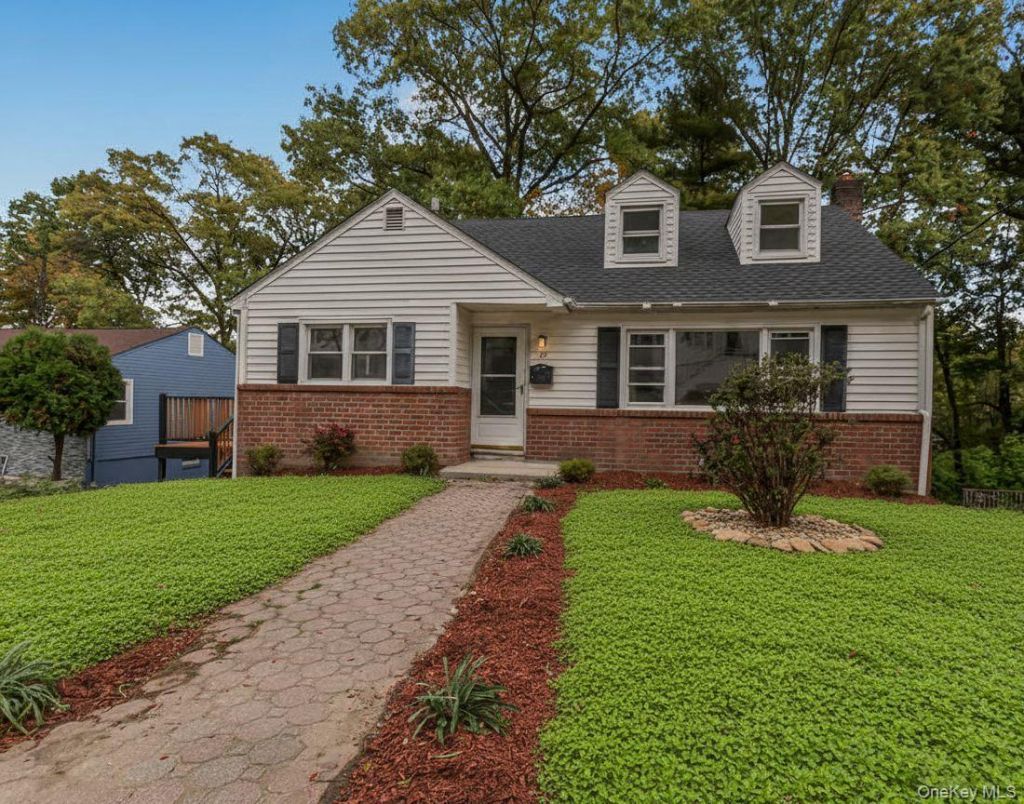 25 Linn ( Aka 183 Putnam Avenue) Place, Yonkers, NY 10705 Main Photo