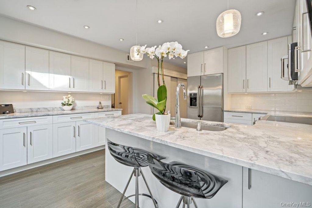 230 Hamlet Drive, Jericho, NY 11753 Main Photo