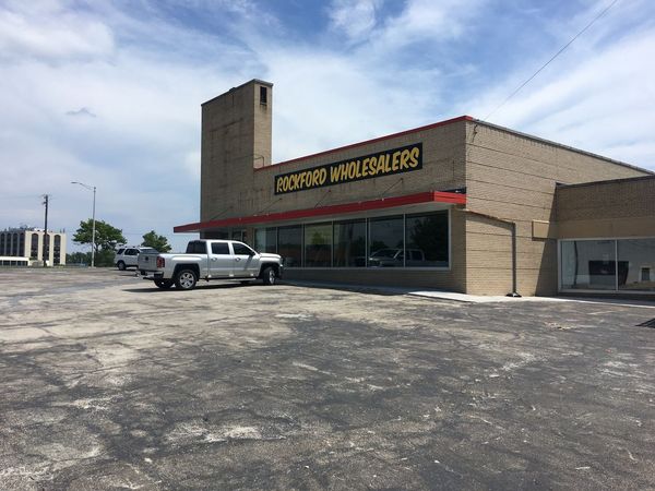 4401 Charles St, Rockford, IL 61108