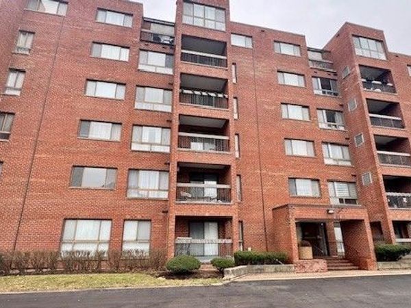 701 Forum Square, Unit 102, Glenview, IL 60025