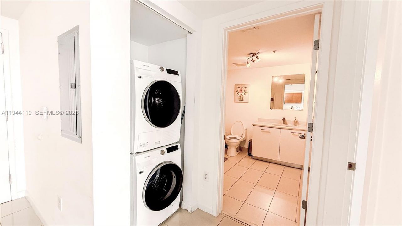 3250 NE 1st Ave , Unit 1110, Miami, FL 33137 Photo