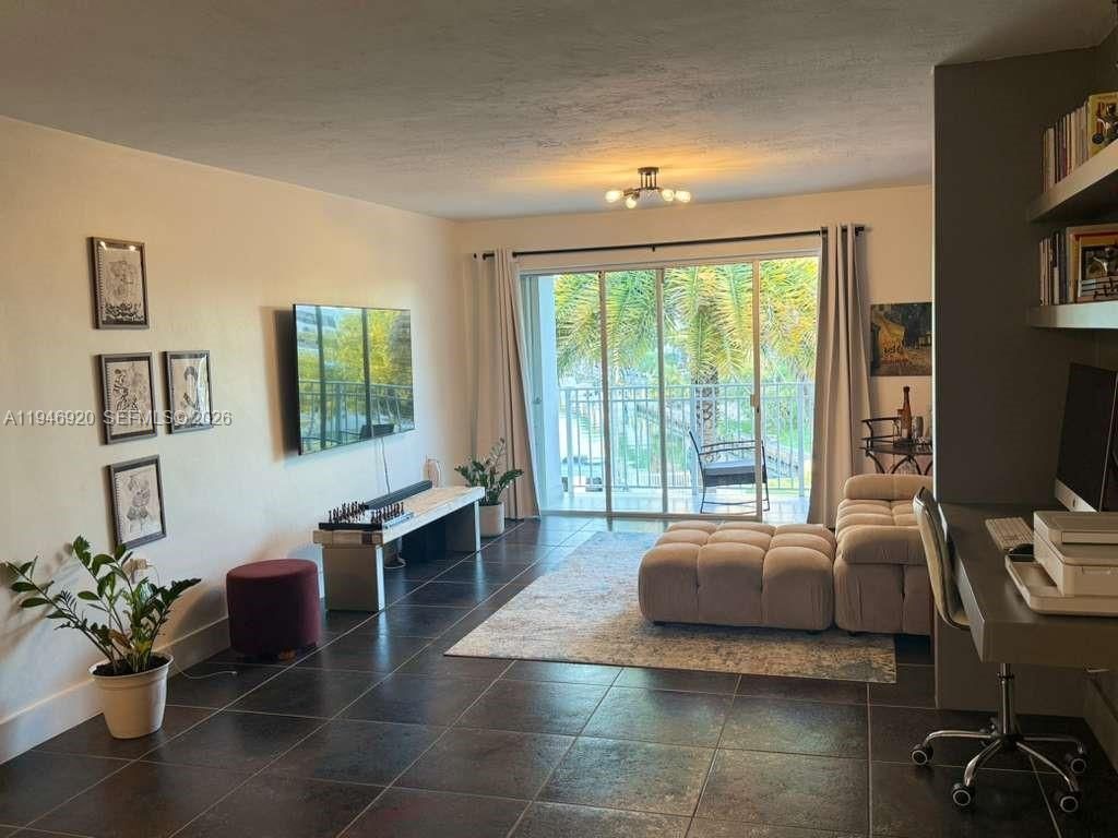 1631 NE 114th St, Unit 308, Miami, FL 33181 Photo