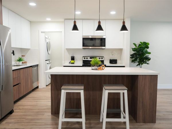 9202 NW 81st Ct, Tamarac, FL 33321