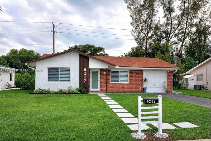 9202 NW 81st Ct, Tamarac, FL 33321 Photo