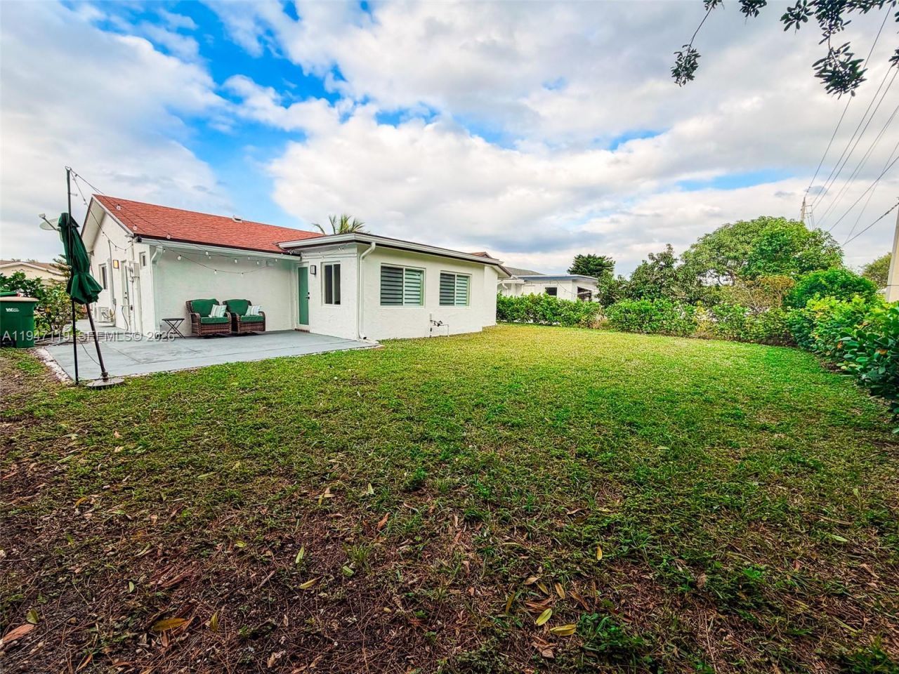 9202 NW 81st Ct, Tamarac, FL 33321 Photo