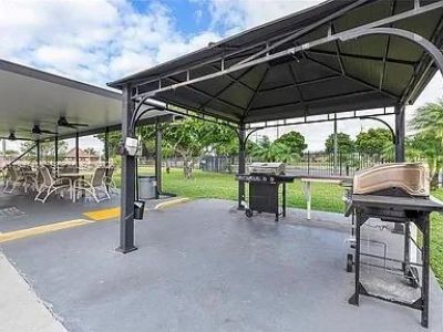 9202 NW 81st Ct, Tamarac, FL 33321 Photo