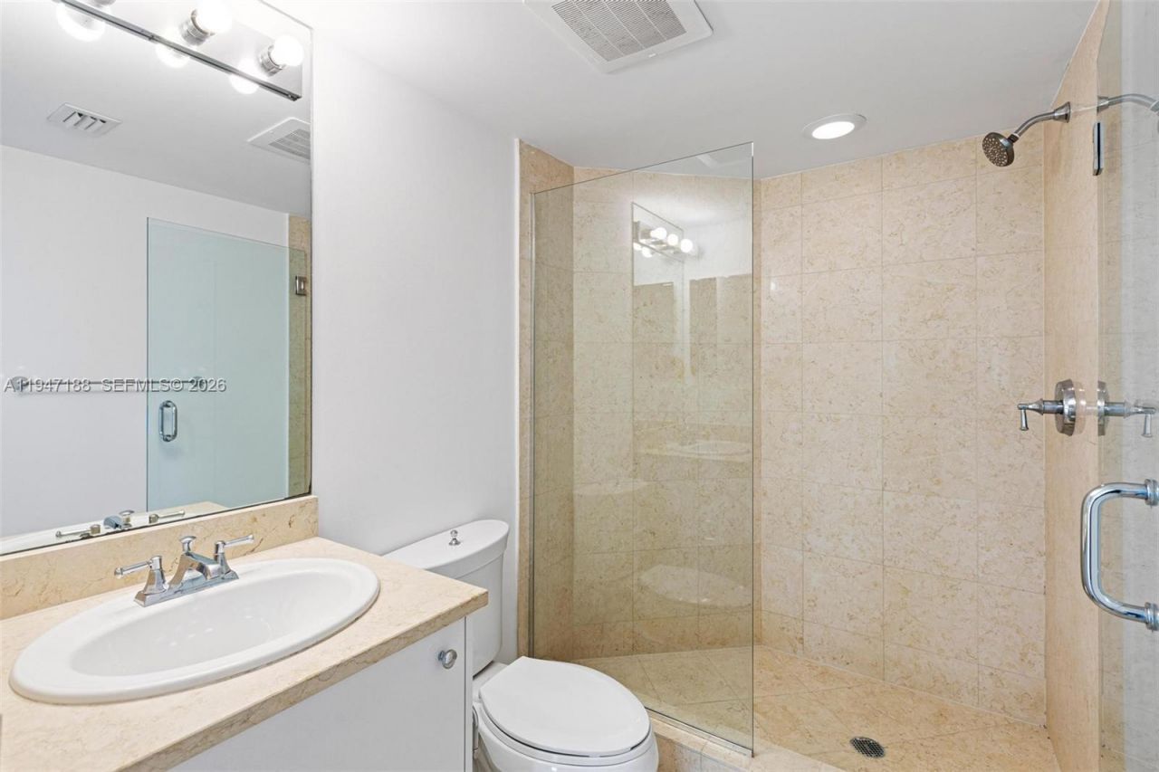 19900 E Country Club Dr , Unit 502, Aventura, FL 33180 Photo