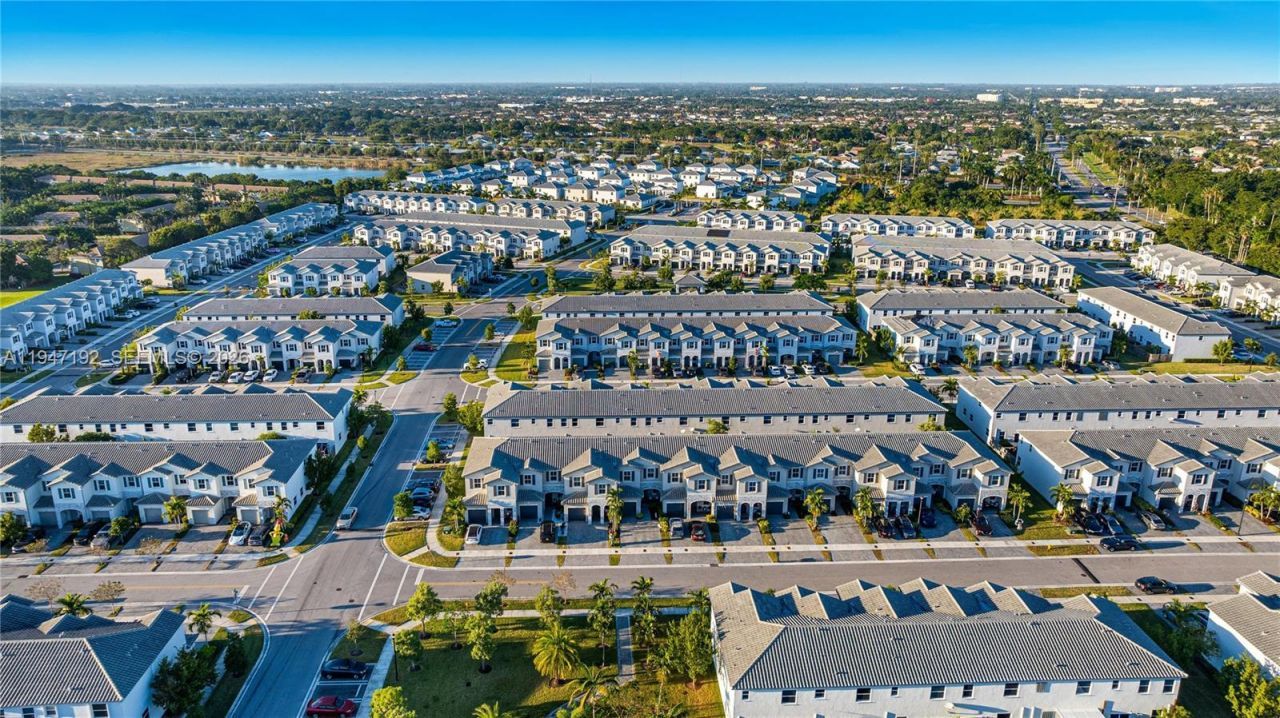 2649 SE 13th St, Unit 2649, Homestead, FL 33035 Photo