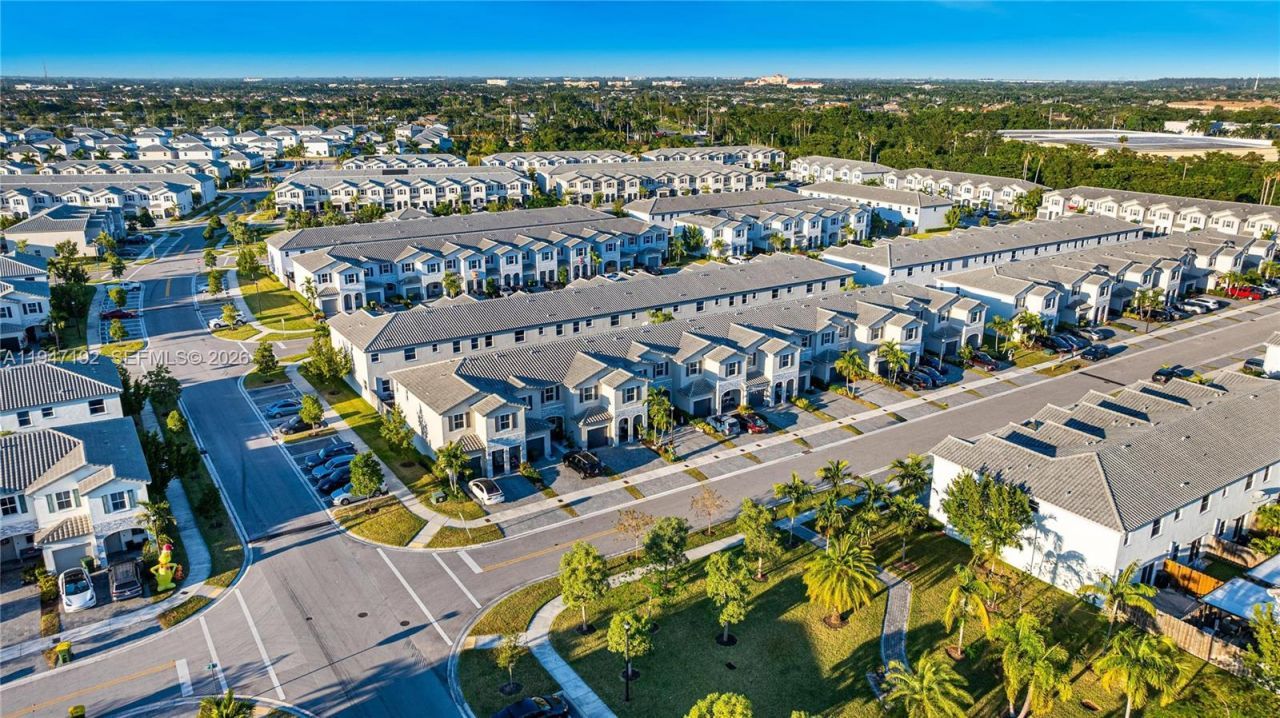 2649 SE 13th St, Unit 2649, Homestead, FL 33035 Photo