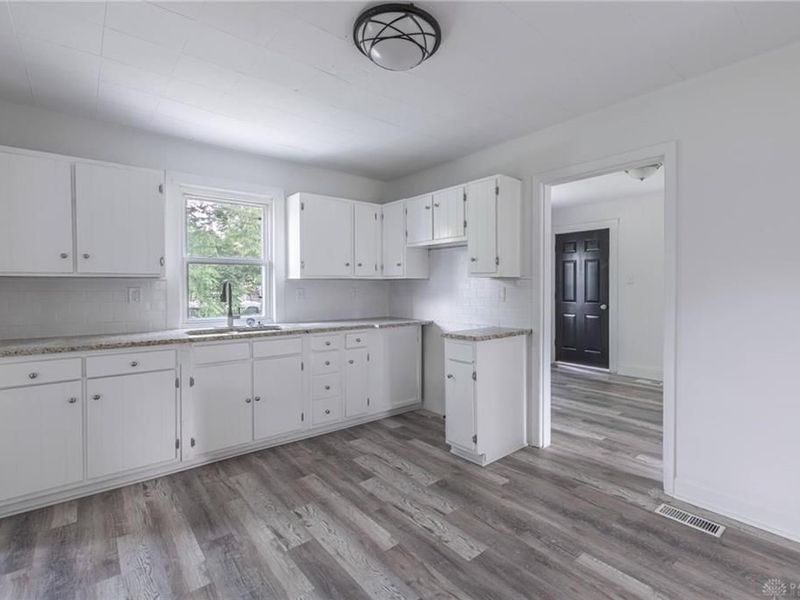 3424 Beechgrove Road, Moraine, OH 45439 Photo 8