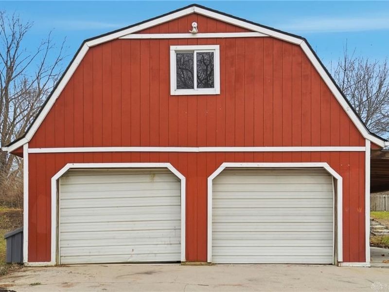 569 Kepler Road, Butler Township, OH 45414 Photo 2