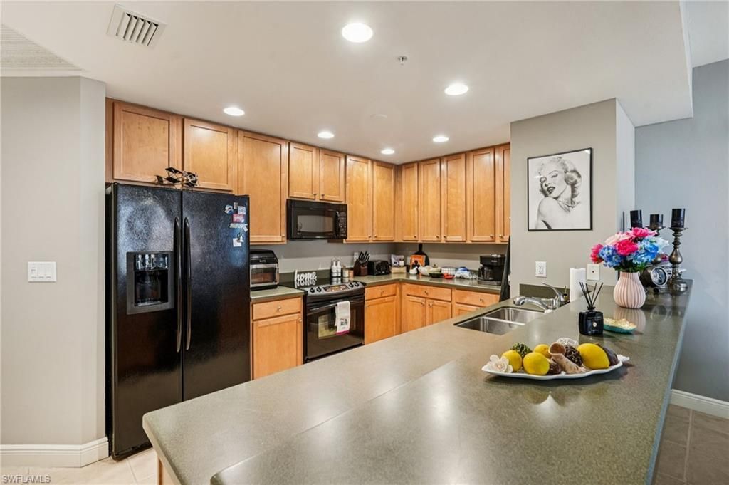 5781 Cape Harbour Dr, Unit 903, Cape Coral, FL 33914 Photo