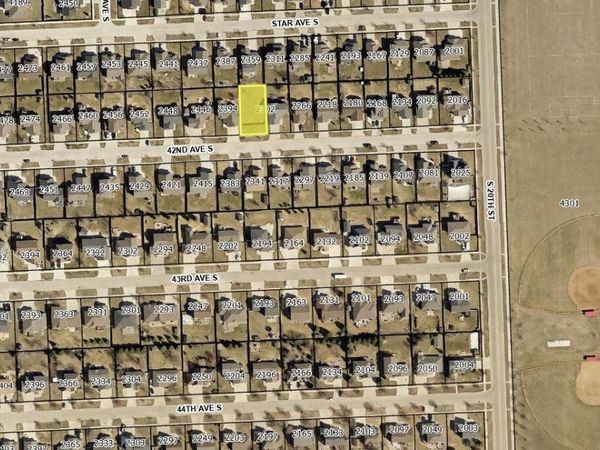 2358 42ND AVE S, Grand Forks, ND 58201