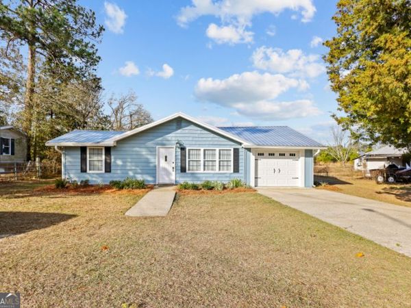 512 Tillman Street, Odum, GA 31555