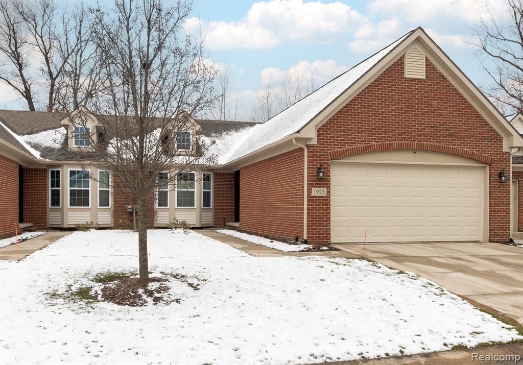 1925 Egret Pointe, Genoa Township, MI 48843 Main Photo