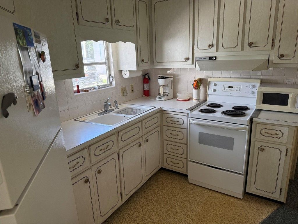 201 Mallard Drive, Boynton Beach, FL 33435 Photo