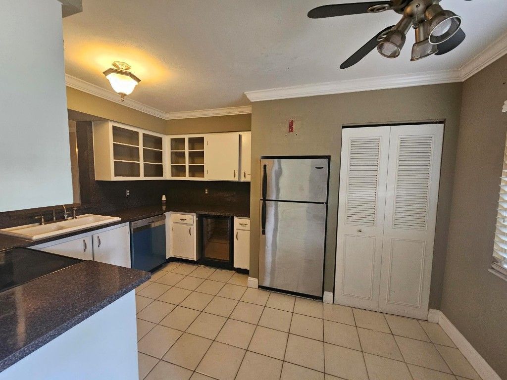 2214 S Cypress Bend Drive, Unit 105, Pompano Beach, FL 33069 Photo