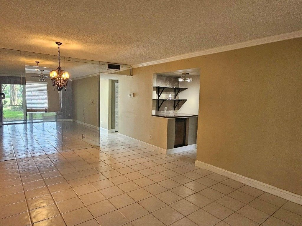 2214 S Cypress Bend Drive, Unit 105, Pompano Beach, FL 33069 Photo