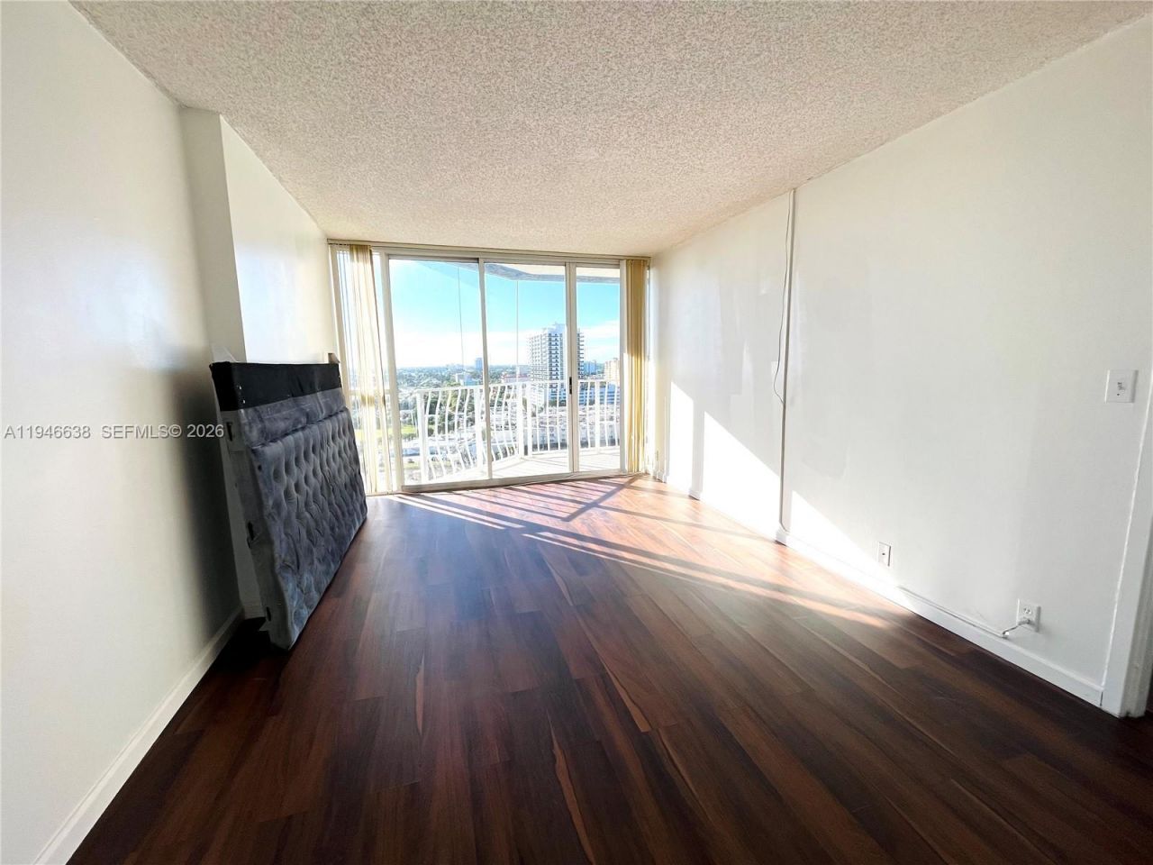 7601 E Treasure Dr, Unit 1604, North Bay Village, FL 33141 Photo