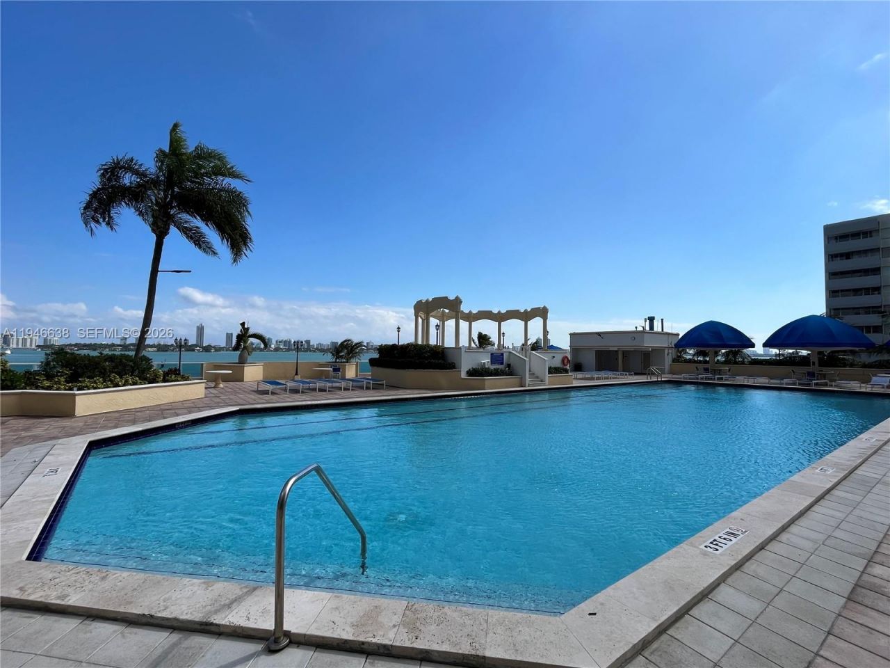 7601 E Treasure Dr, Unit 1604, North Bay Village, FL 33141 Photo