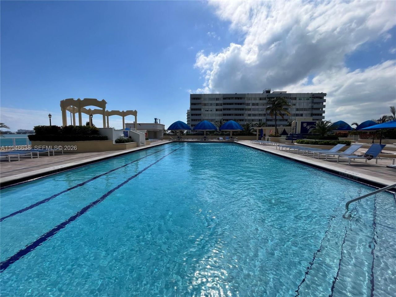 7601 E Treasure Dr, Unit 1604, North Bay Village, FL 33141 Photo