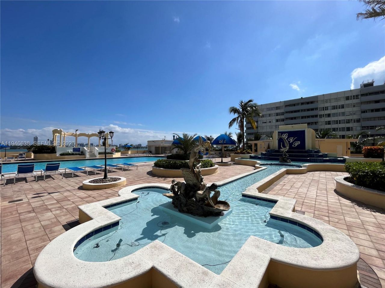 7601 E Treasure Dr, Unit 1604, North Bay Village, FL 33141 Photo