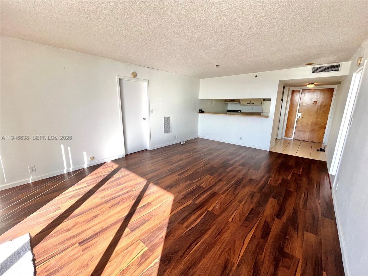 7601 E Treasure Dr, Unit 1604, North Bay Village, FL 33141 Photo