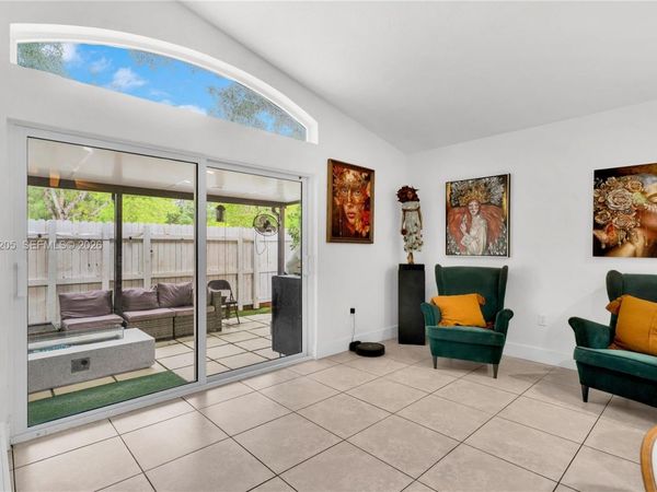 1959 SE 10th St , Homestead, FL 33035