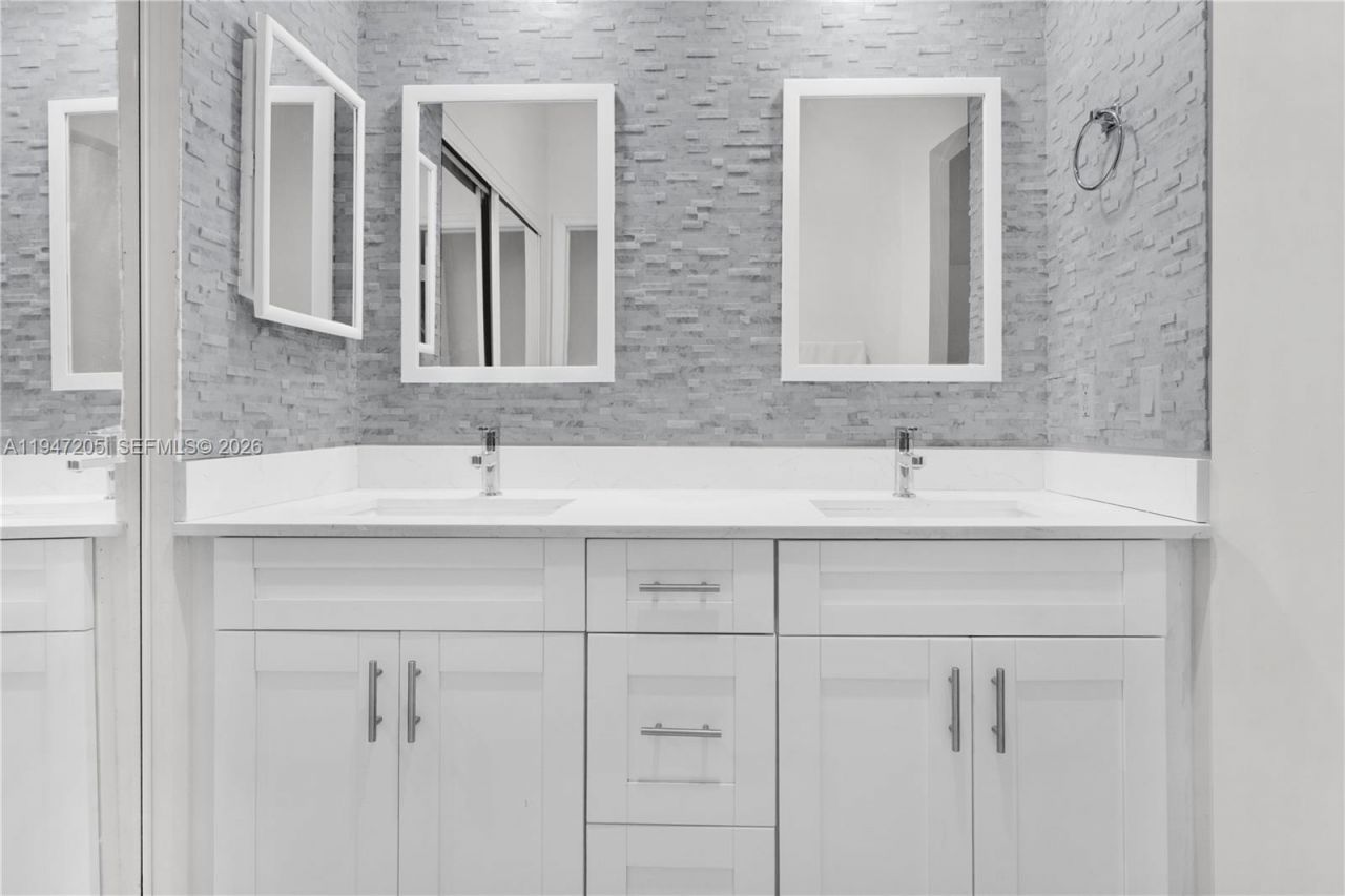 1959 SE 10th St , Homestead, FL 33035 Photo