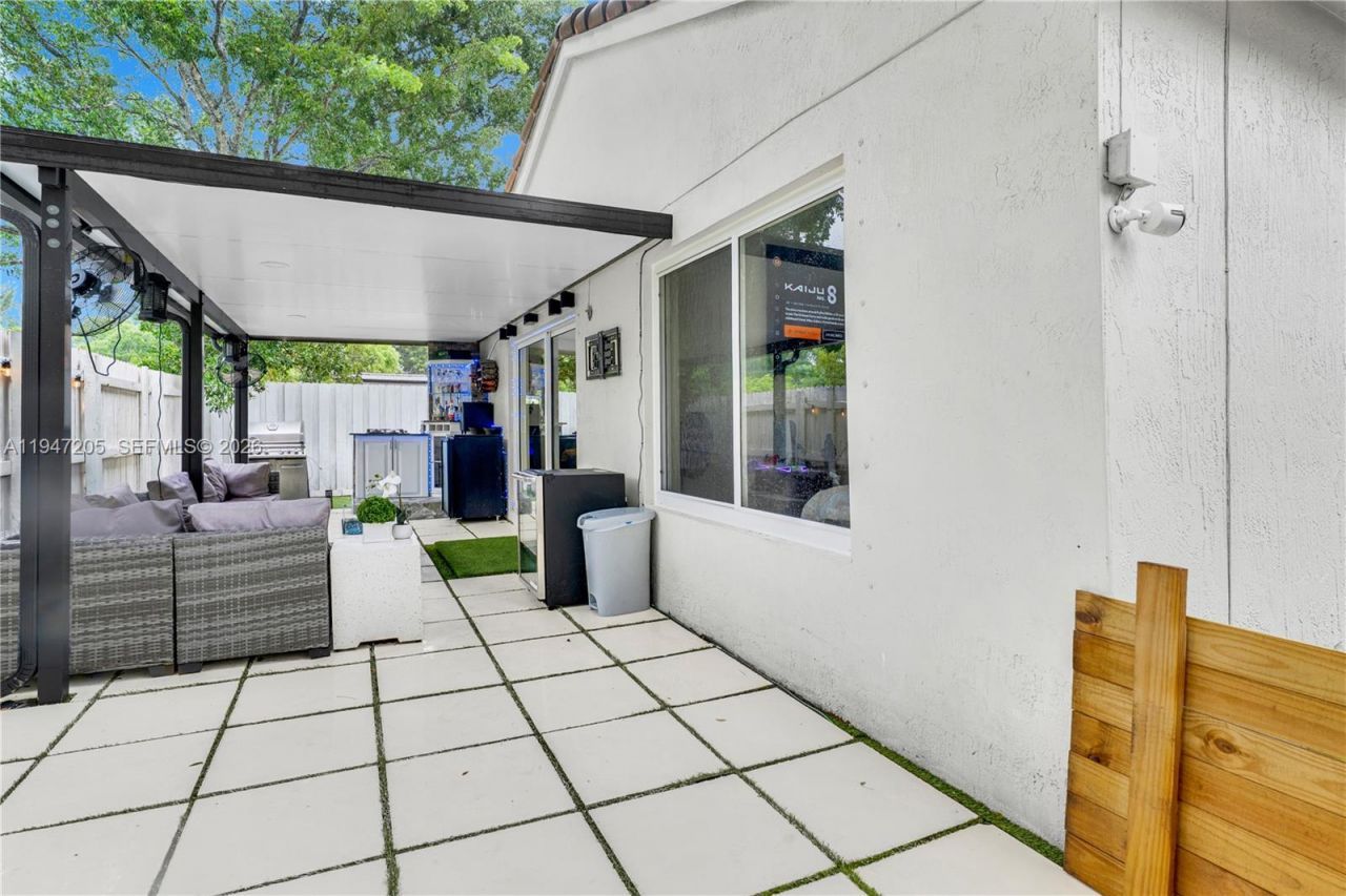 1959 SE 10th St , Homestead, FL 33035 Photo