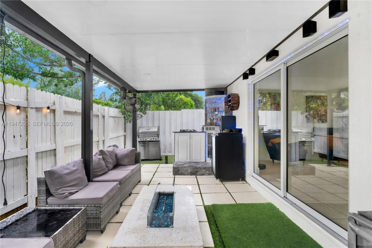 1959 SE 10th St , Homestead, FL 33035 Photo