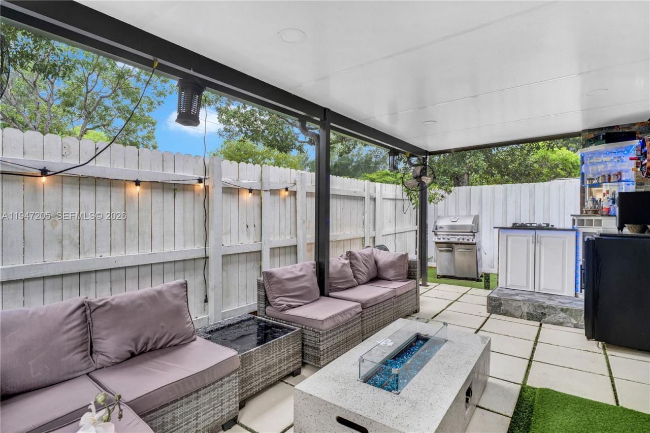 1959 SE 10th St , Homestead, FL 33035 Photo