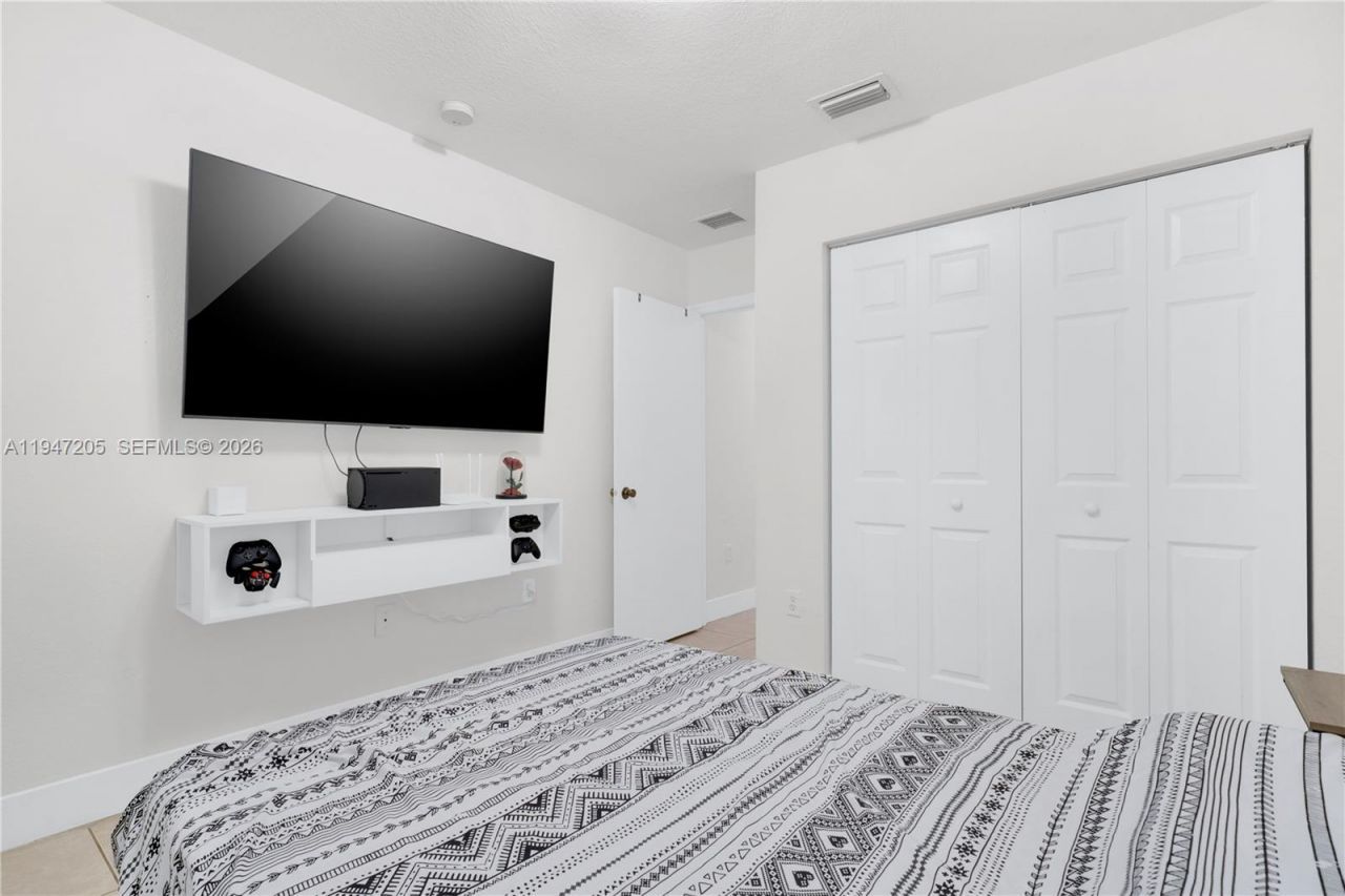 1959 SE 10th St , Homestead, FL 33035 Photo